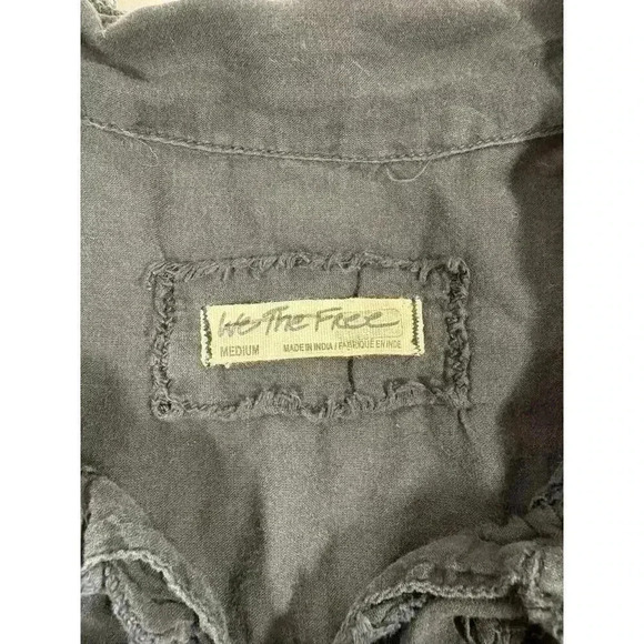 Women’s Free People sz M gray boho peasant top w/ buttons and collar-see damage - Picture 3 of 7